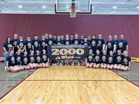 Teutopolis Wooden Shoes Win All-Time School Victory #2000